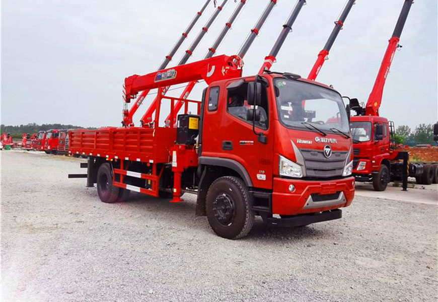 福田國(guó)六程力6.3噸隨車吊